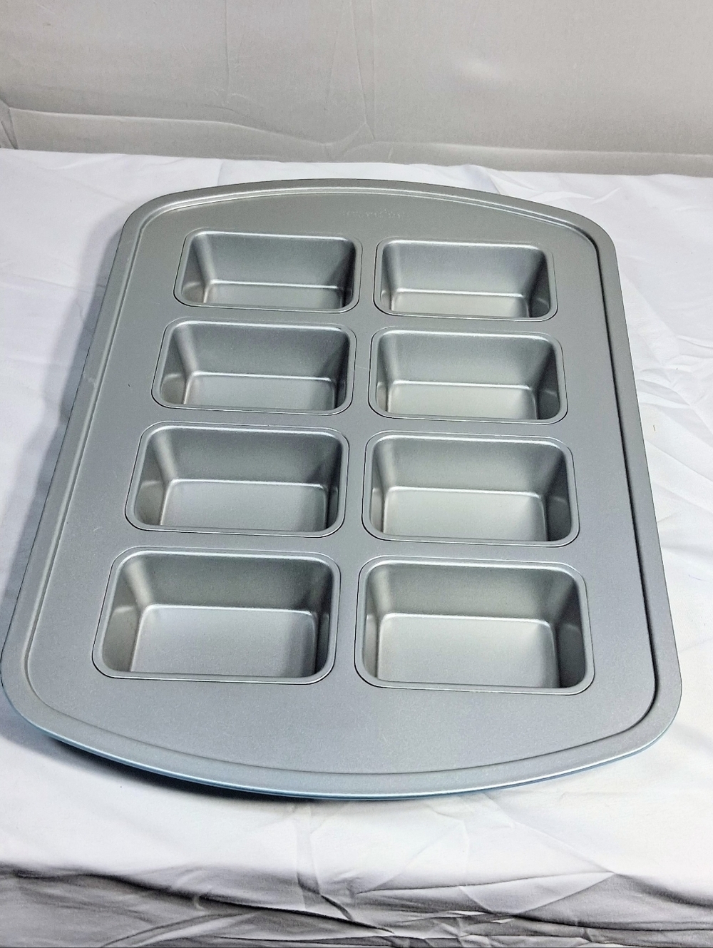 Pampered Chef Steel Nonstick Close to New Steel Mini Loaf Pan 16" x 11"